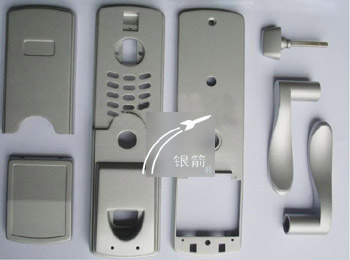 眾多大五金小五金產(chǎn)品的銀色涂裝防腐，兼顧美觀(guān)和耐用性